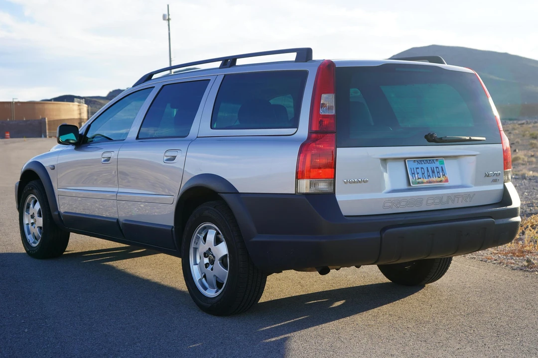 2004 Volvo V70 XC/XC70 2nd Gen - Image 4 of 31