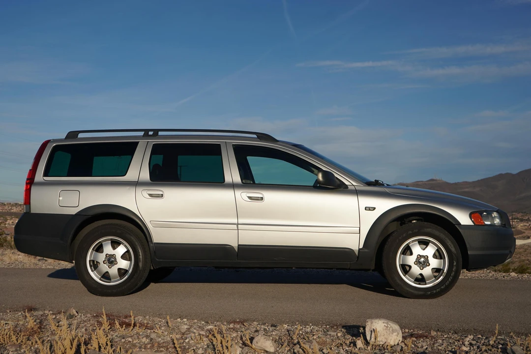 2004 Volvo V70 XC/XC70 2nd Gen - Image 3 of 31