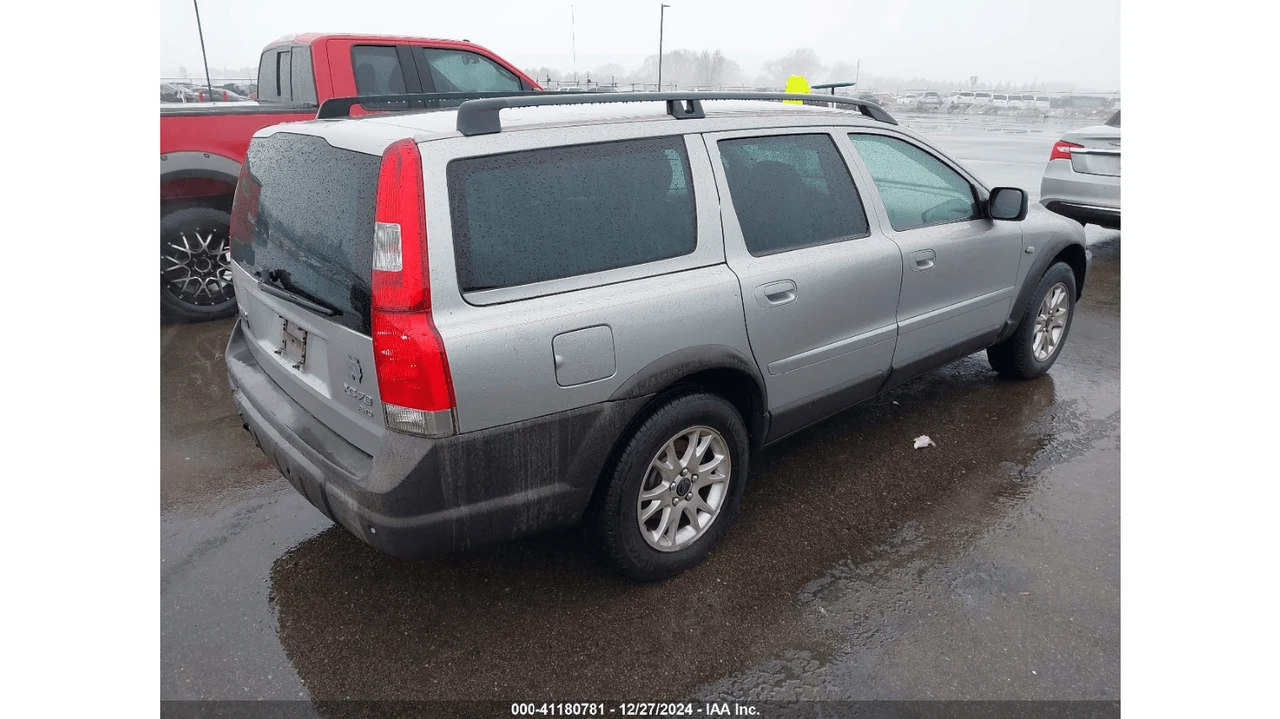 2004 Volvo V70 XC/XC70 2nd Gen - Image 2 of 10