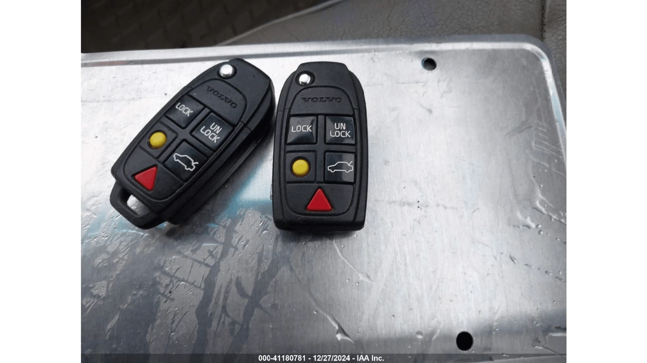 2004 Volvo V70 XC/XC70 2nd Gen - Image 10 of 10