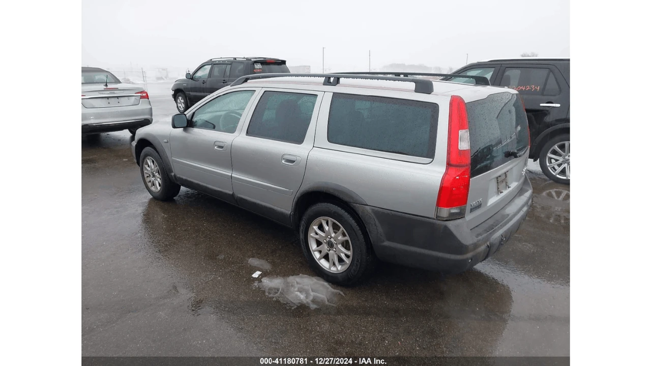 2004 Volvo V70 XC/XC70 2nd Gen - Image 3 of 10