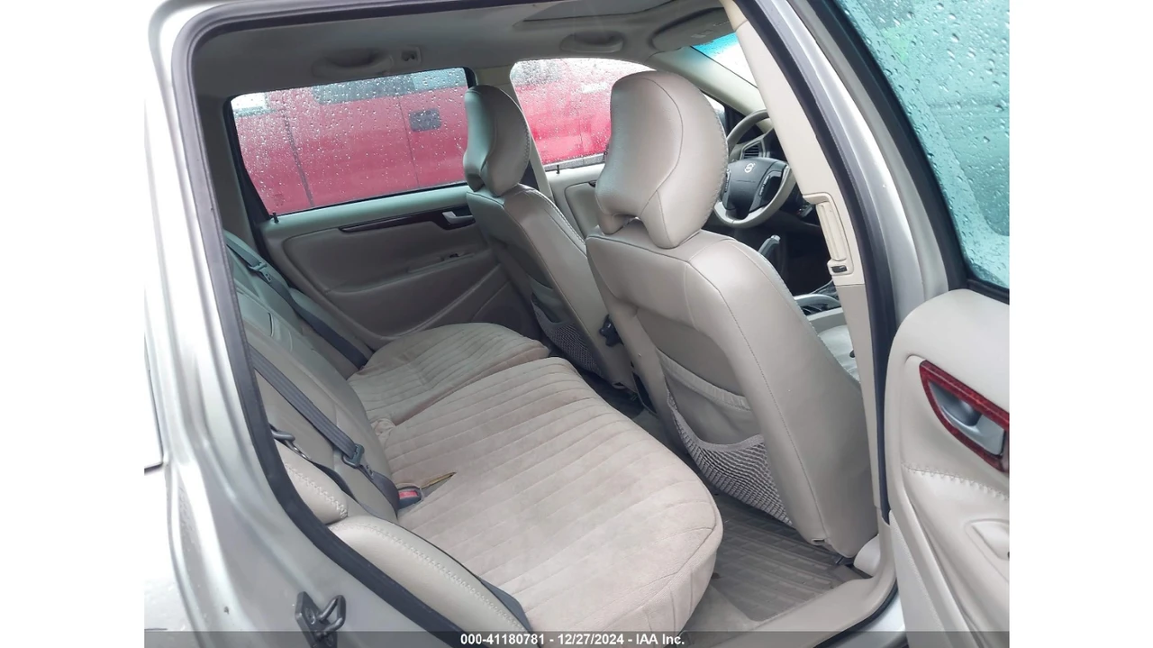 2004 Volvo V70 XC/XC70 2nd Gen - Image 7 of 10