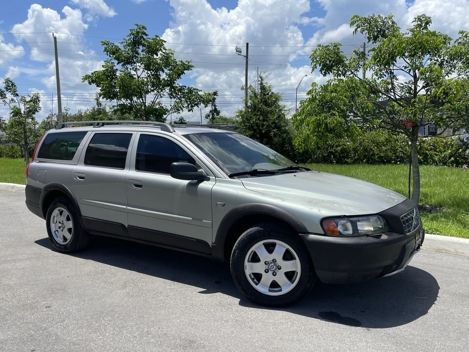 2004 Volvo V70 XC/XC70 2nd Gen - Image 10 of 31
