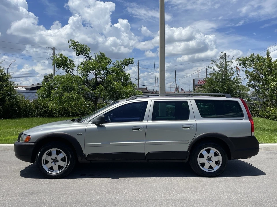 2004 Volvo V70 XC/XC70 2nd Gen - Image 4 of 31