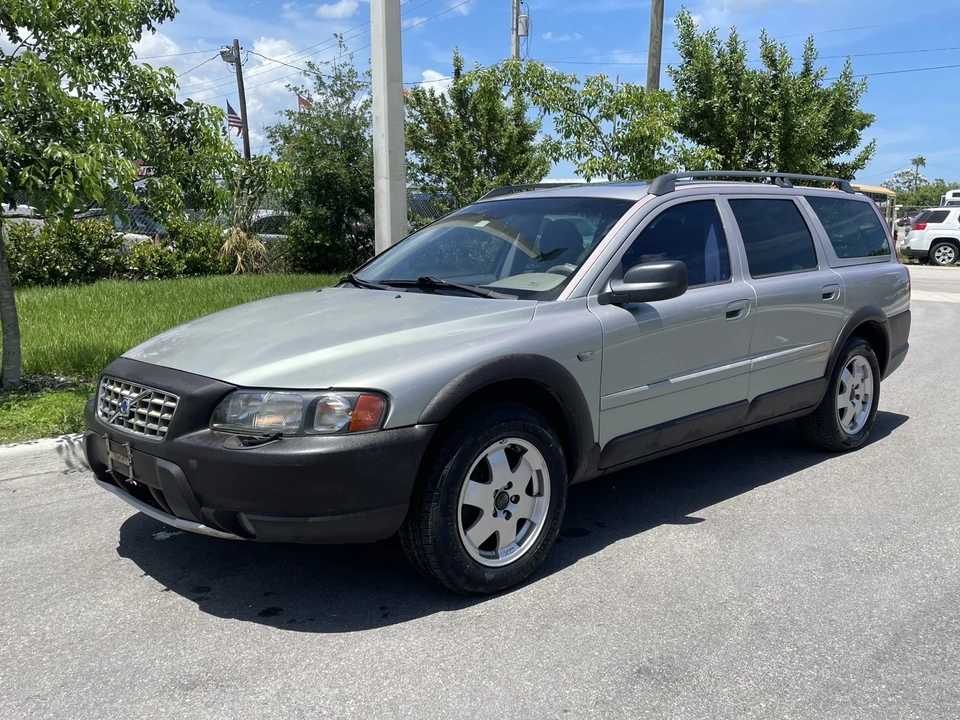 2004 Volvo V70 XC/XC70 2nd Gen - Image 13 of 31