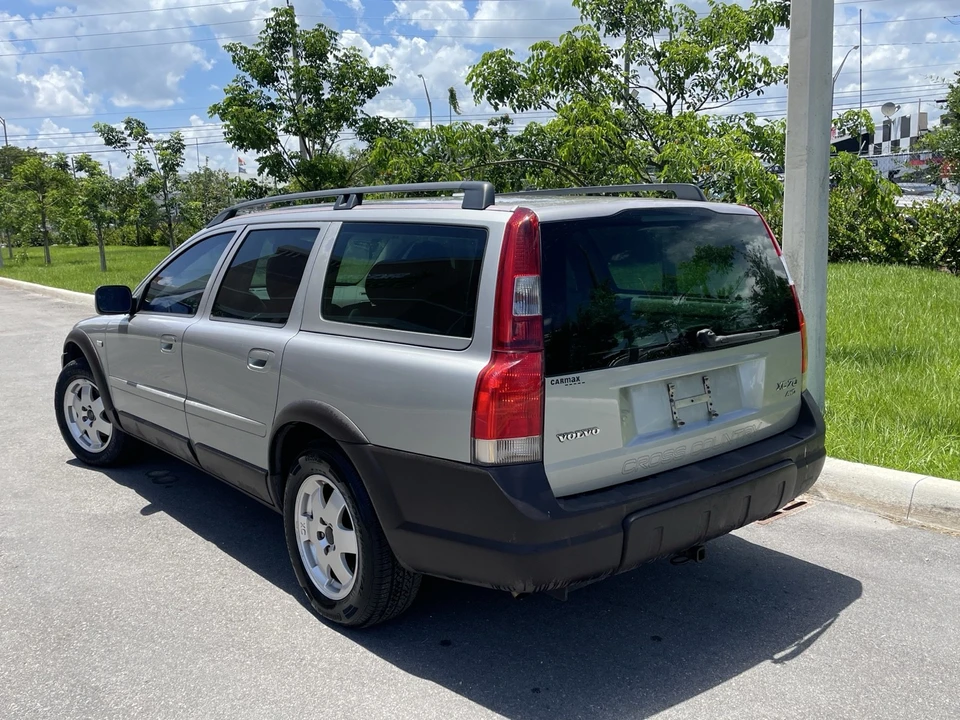 2004 Volvo V70 XC/XC70 2nd Gen - Image 11 of 31