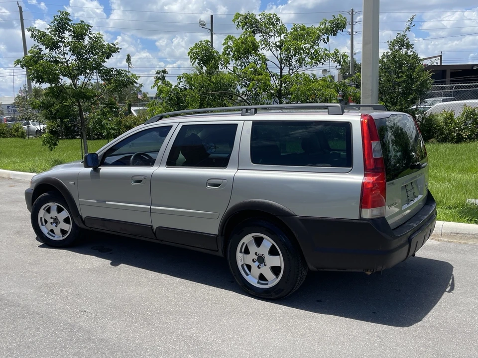2004 Volvo V70 XC/XC70 2nd Gen - Image 6 of 31