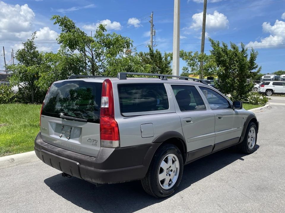 2004 Volvo V70 XC/XC70 2nd Gen - Image 2 of 31