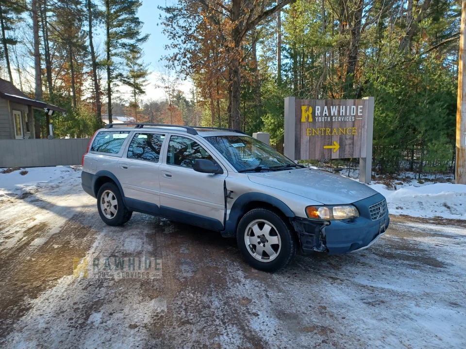 2004 Volvo V70 XC/XC70 2nd Gen - Image 5 of 20
