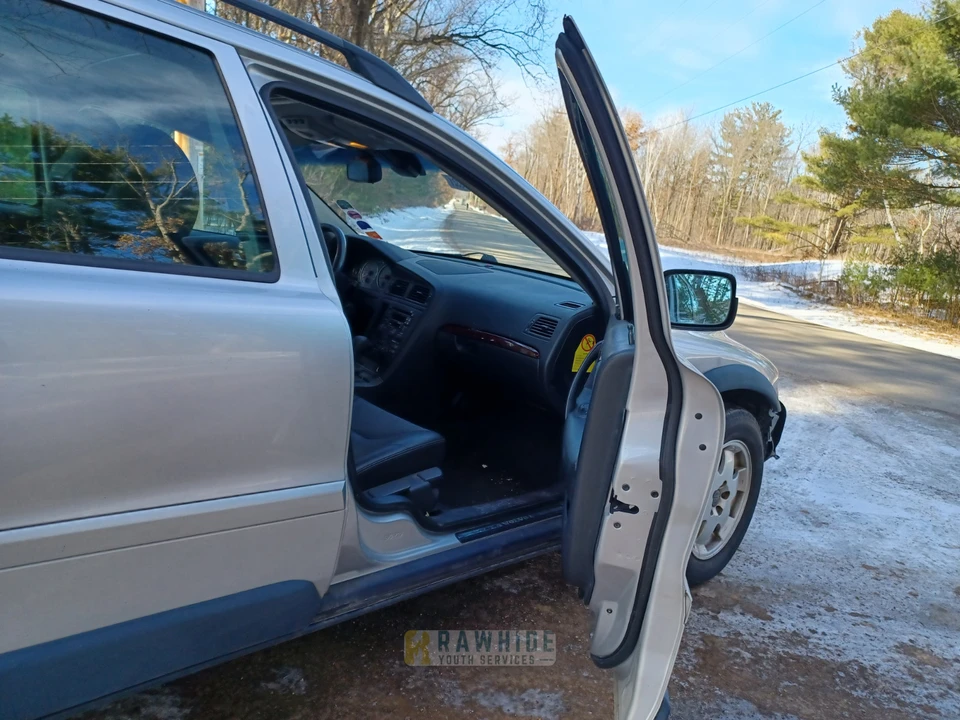 2004 Volvo V70 XC/XC70 2nd Gen - Image 15 of 20