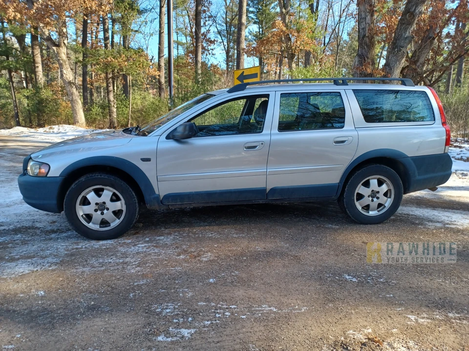 2004 Volvo V70 XC/XC70 2nd Gen - Image 2 of 20