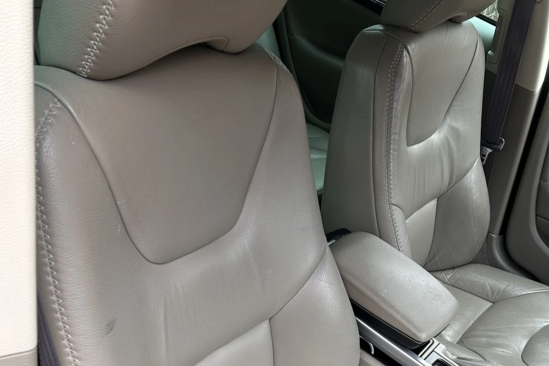 2004 Volvo V70 XC/XC70 2nd Gen - Image 4 of 7