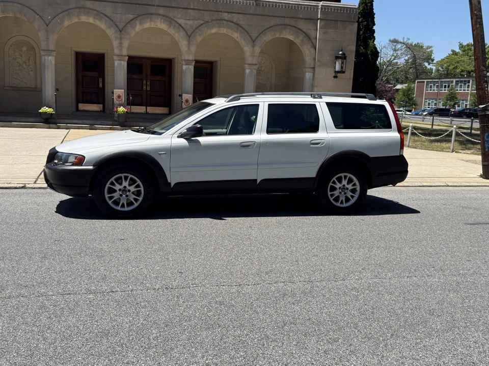 2004 Volvo V70 XC/XC70 2nd Gen - Image 6 of 31