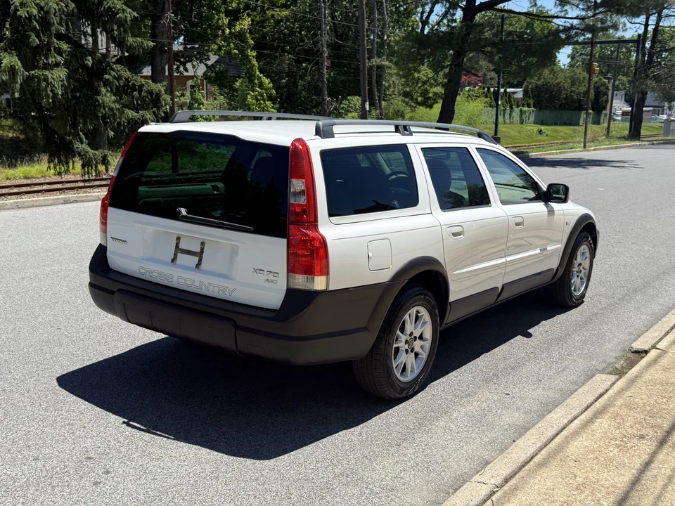 2004 Volvo V70 XC/XC70 2nd Gen - Image 14 of 31