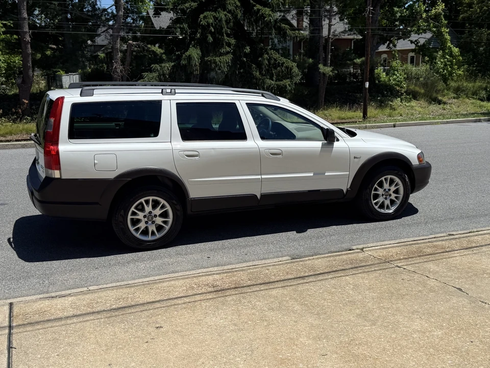 2004 Volvo V70 XC/XC70 2nd Gen - Image 17 of 31