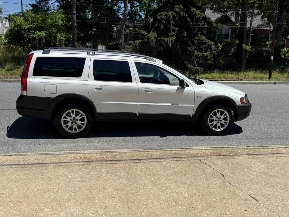 2004 Volvo V70 XC/XC70 2nd Gen - Image 18 of 31