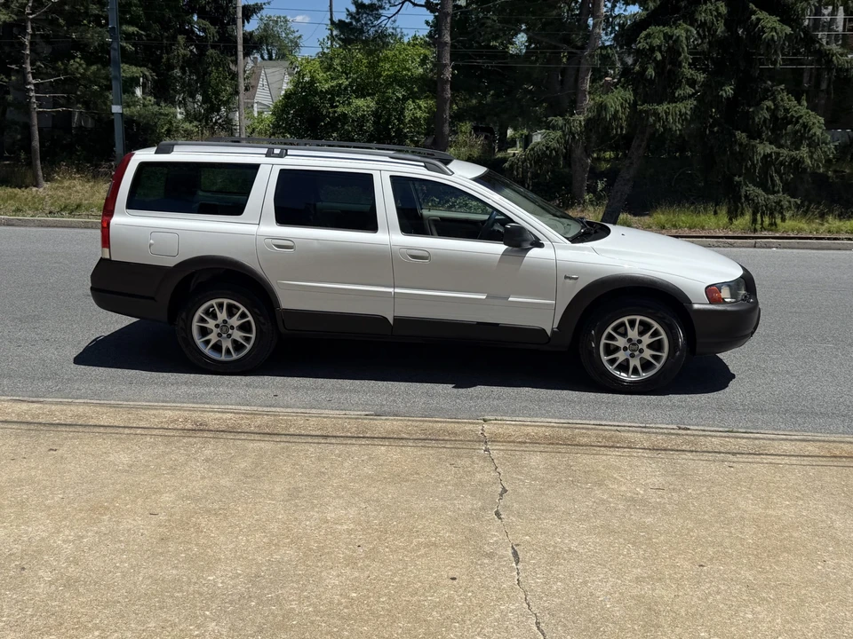 2004 Volvo V70 XC/XC70 2nd Gen - Image 19 of 31