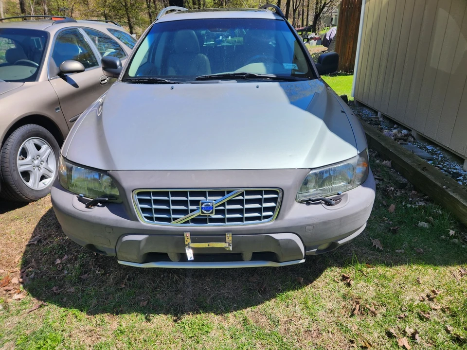 2004 Volvo V70 XC/XC70 2nd Gen - Image 3 of 11