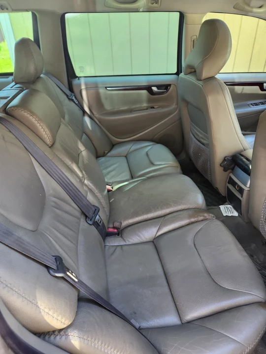 2004 Volvo V70 XC/XC70 2nd Gen - Image 4 of 11