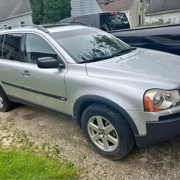2004 Volvo XC90 2.5T Sport Utility 4D