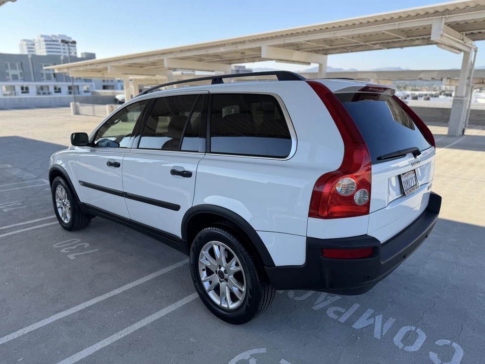 2004 Volvo XC90 1st Gen - Image 17 of 31