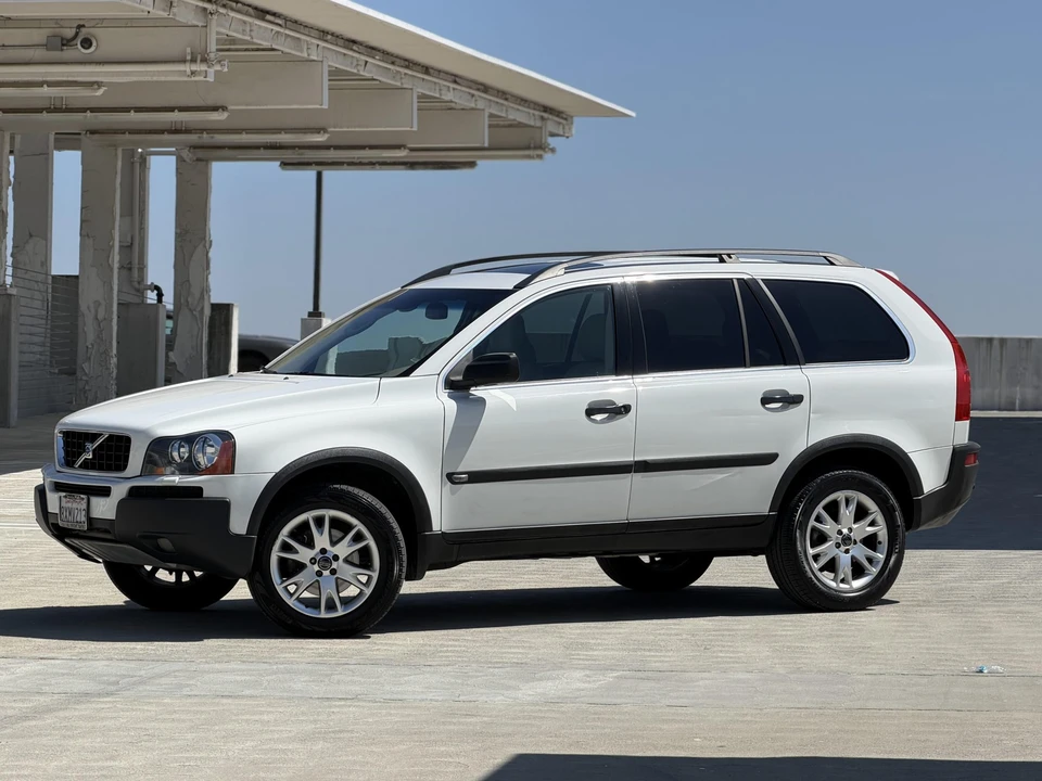 2004 Volvo XC90 1st Gen - Image 13 of 31