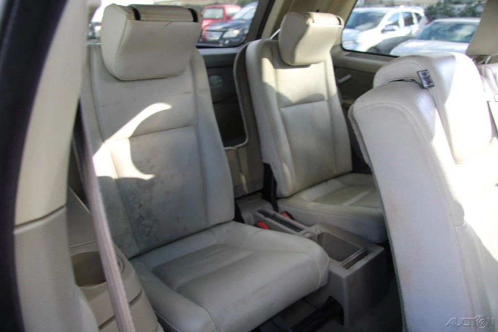 2004 Volvo XC90 1st Gen - Image 19 of 21