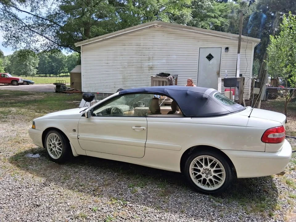 2004 Volvo C70 1st Gen - Image 2 of 5