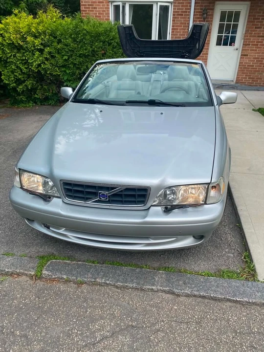 2004 Volvo C70 1st Gen - Image 2 of 7