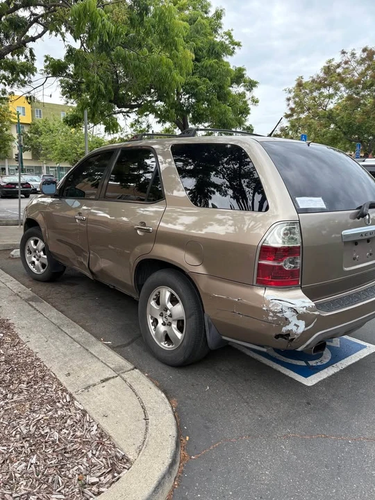 2004 Acura MDX 1st Gen - Image 2 of 6