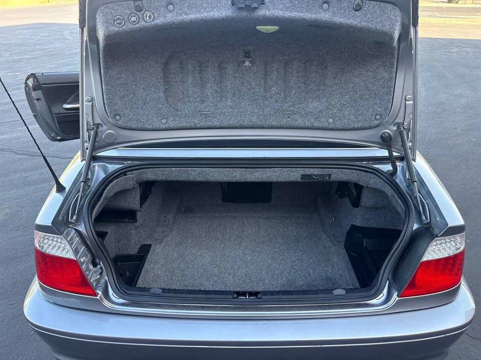 2004 BMW E46 330i & 330Ci - Image 15 of 16