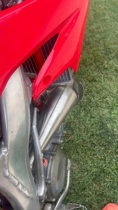 2004 Honda CR - Image 6 of 6