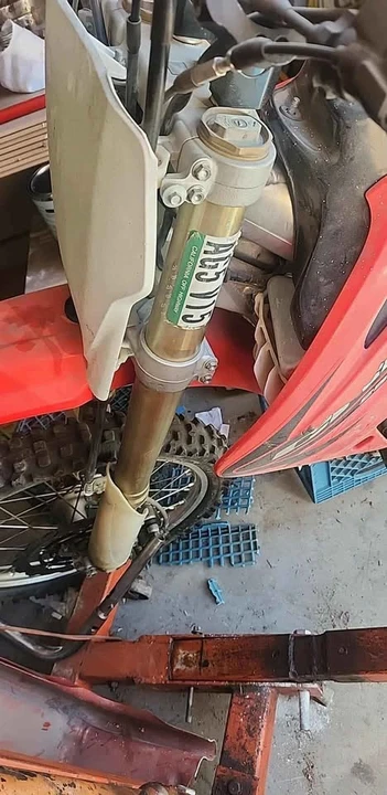 2004 Honda CR - Image 4 of 6