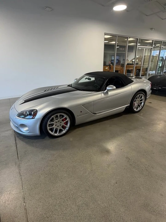 2004 Dodge Viper 3rd Gen - Image 2 of 6