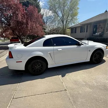 2004 Ford Mustang