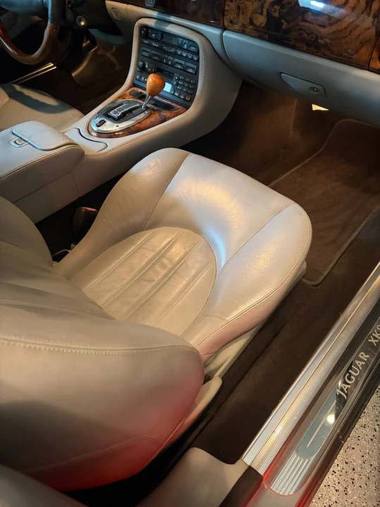 2004 Jaguar X100 XK8 - Image 8 of 17