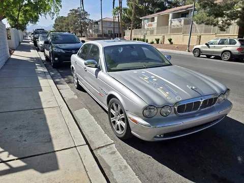2004 jaguar xj8 vanden plas. No compression in 2 cylinders runs like shit.