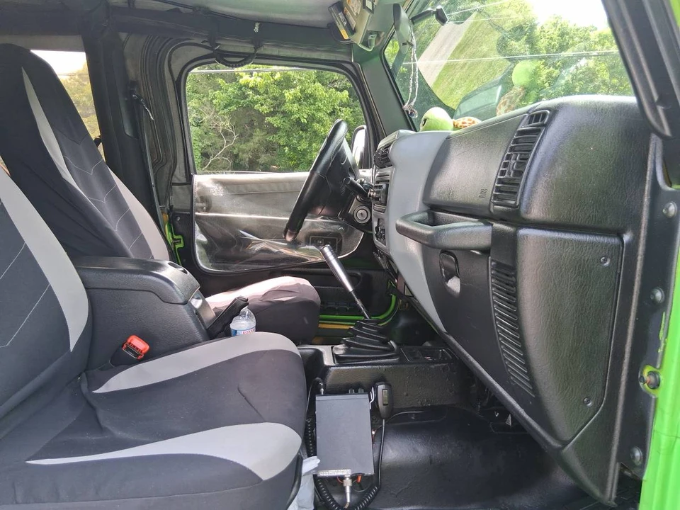 2004 Jeep TJ Wrangler - Image 10 of 13