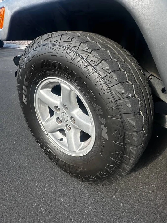 2004 Jeep TJ Wrangler - Image 9 of 10