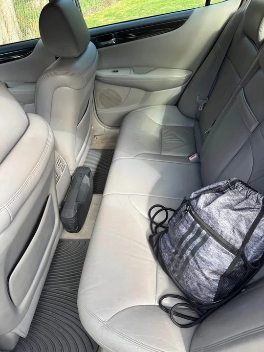 2004 Lexus ES 3rd Gen - Image 7 of 10