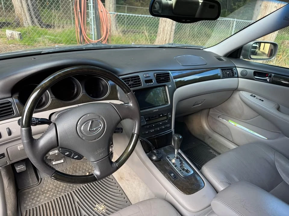 2004 Lexus ES 3rd Gen - Image 5 of 10