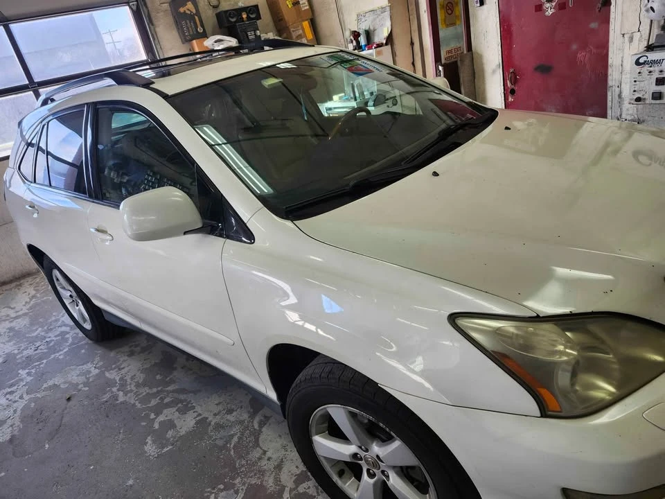 2004 Lexus RX 2nd Gen - Image 3 of 9