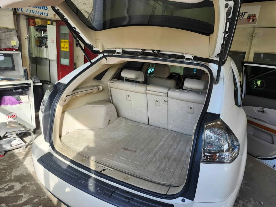 2004 Lexus RX 2nd Gen - Image 5 of 9