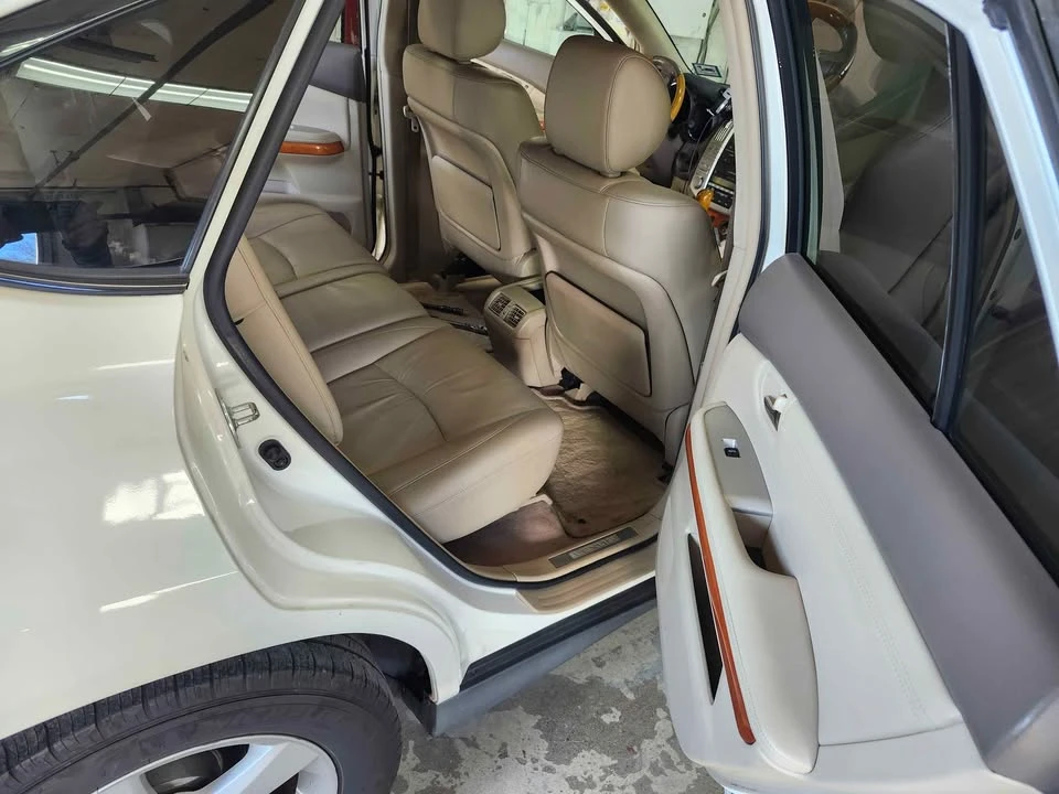 2004 Lexus RX 2nd Gen - Image 8 of 9
