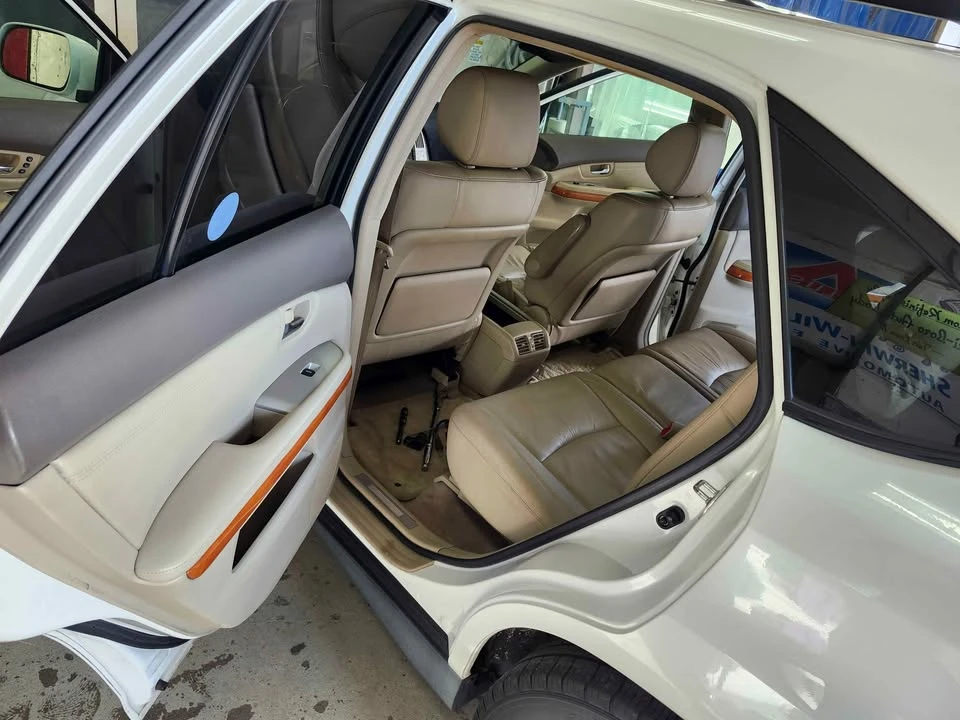 2004 Lexus RX 2nd Gen - Image 7 of 9