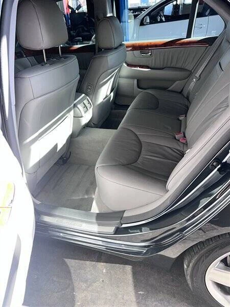 2004 Lexus LS 3rd Gen - Image 3 of 4