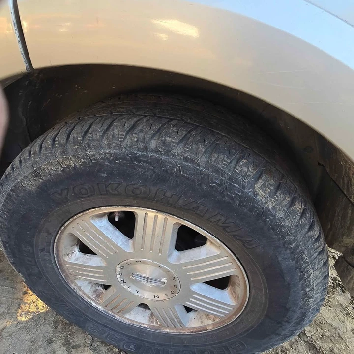 2004 Lincoln Aviator 1st Gen - Image 8 of 10