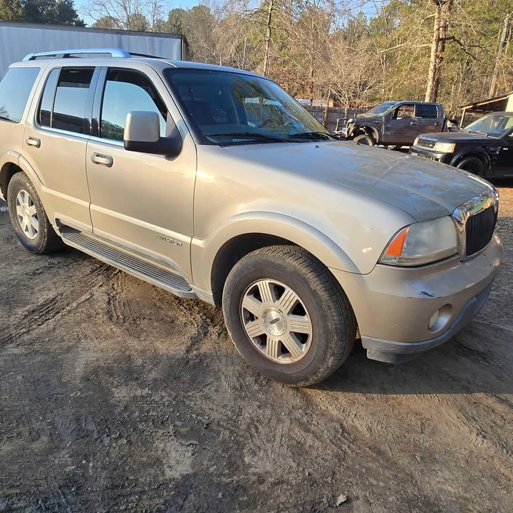 2004 Lincoln Aviator 1st Gen - Image 3 of 10
