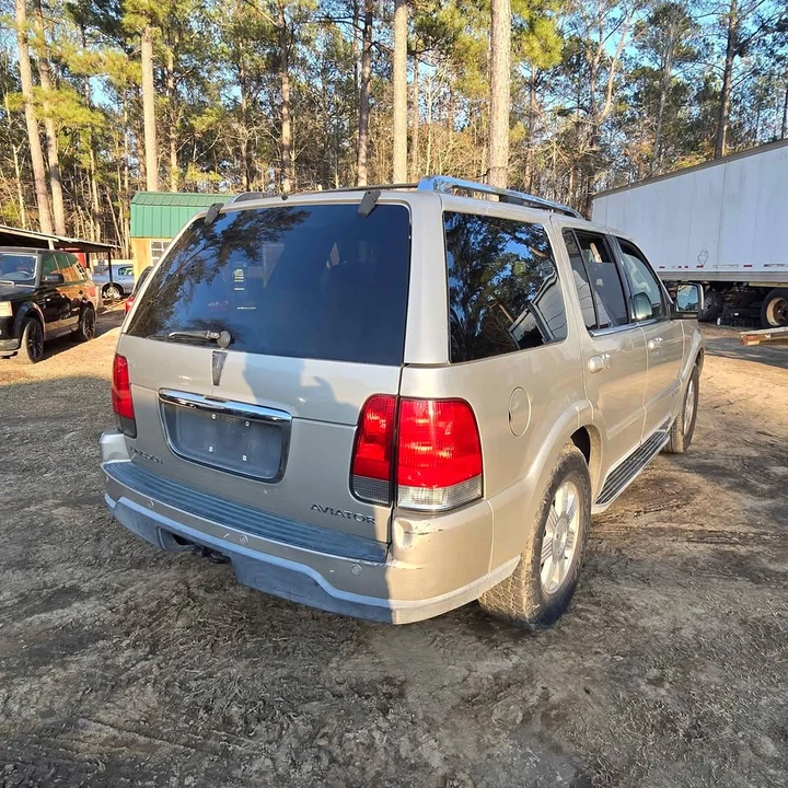 2004 Lincoln Aviator 1st Gen - Image 4 of 10