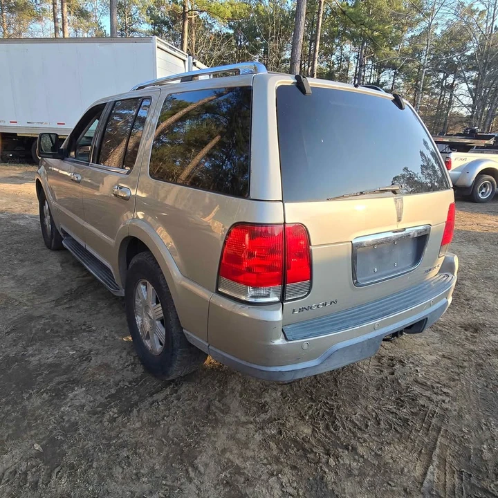 2004 Lincoln Aviator 1st Gen - Image 5 of 10